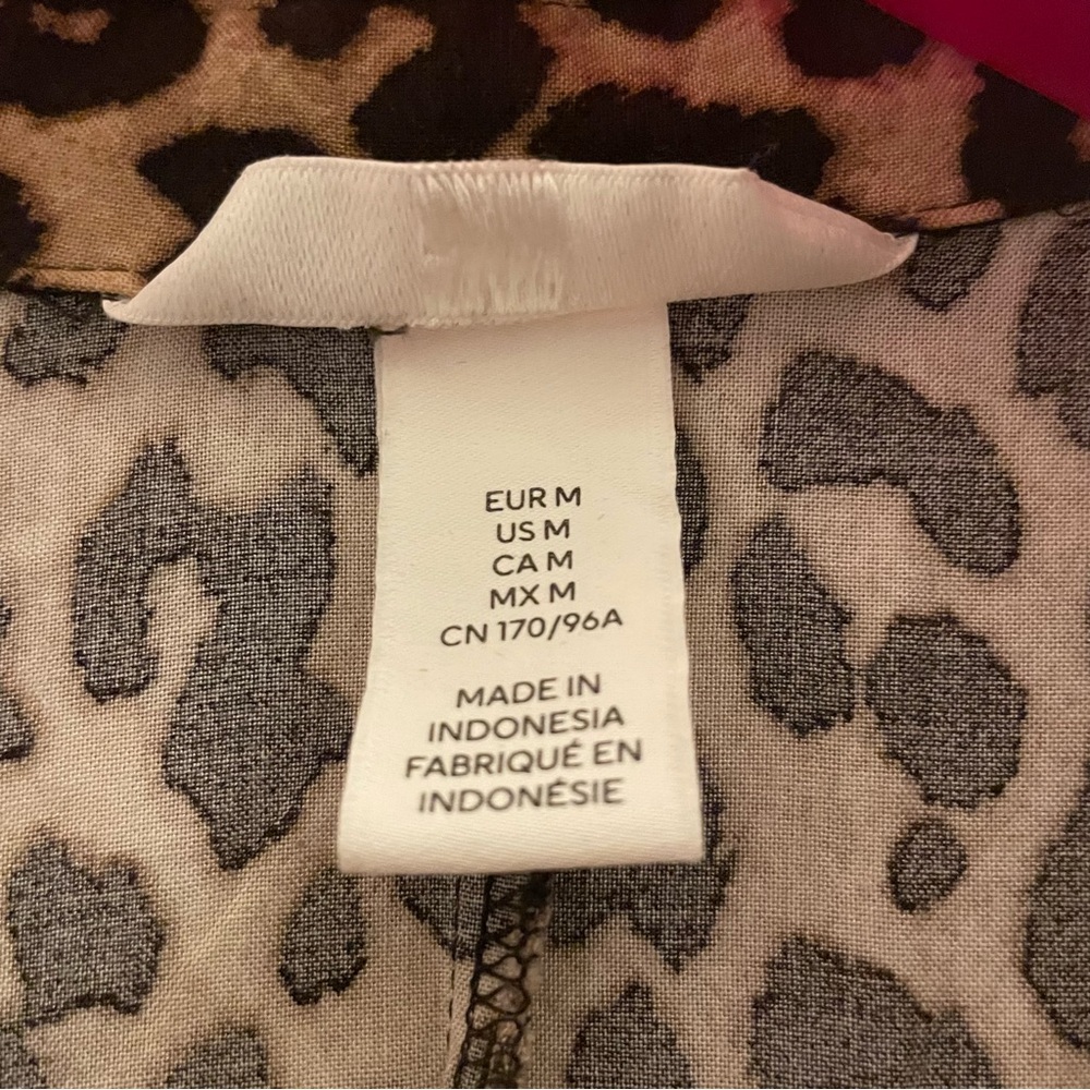 H&M medium leopard 🐆 midi button down collar dress - Picture 10 of 12